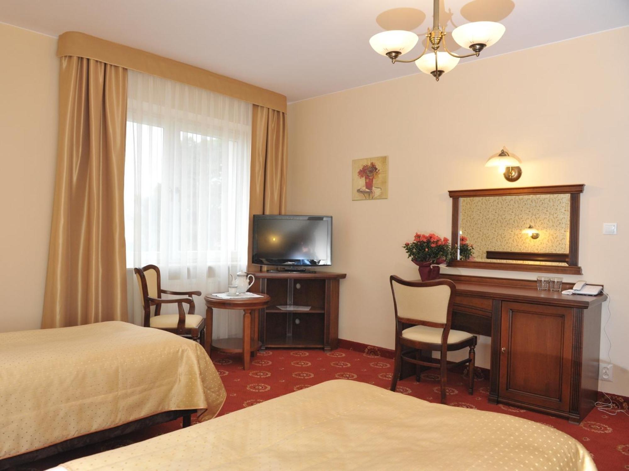 Hotel Arkadia Royal Warsaw Exterior photo